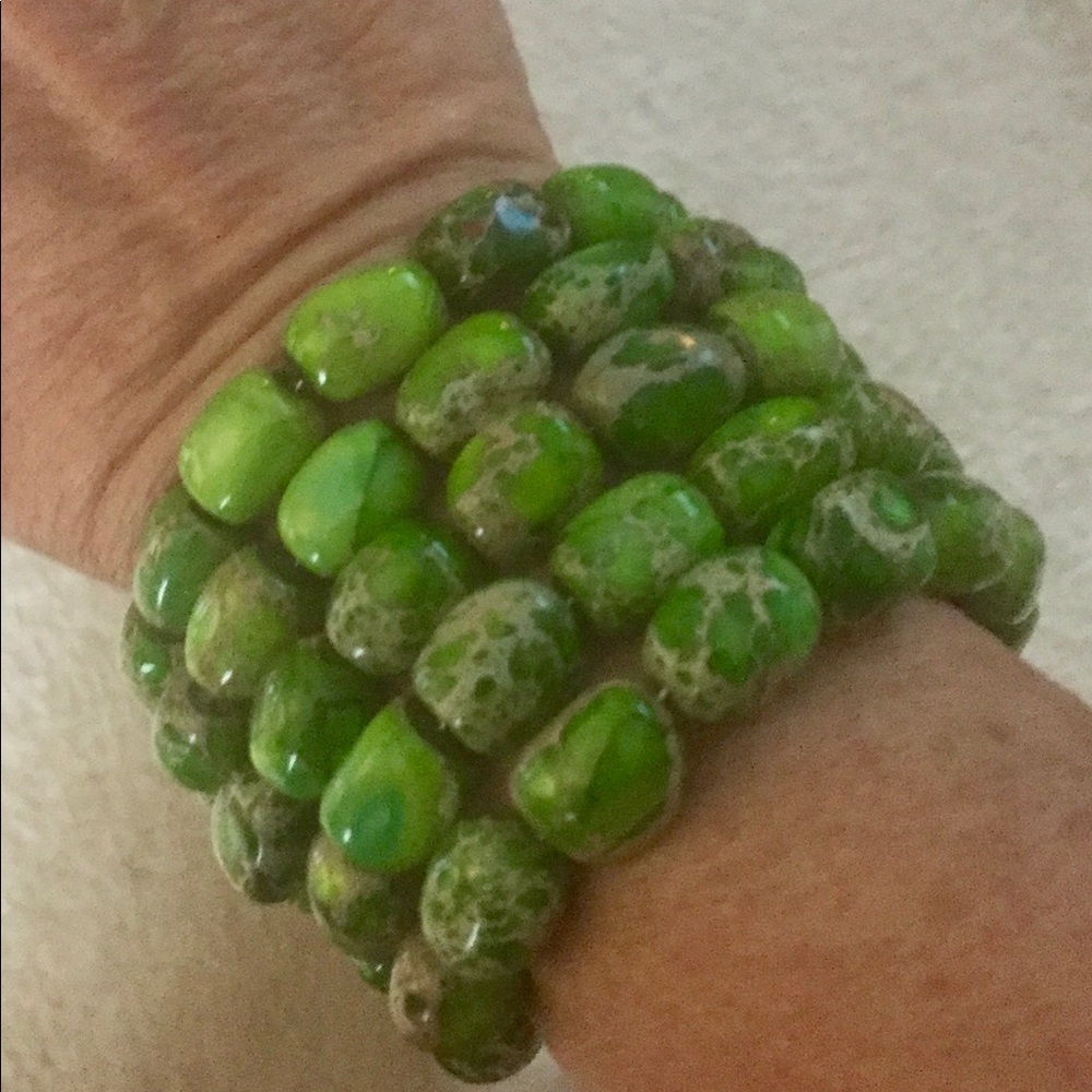 Green Turquoise Bracelet w/Leather Enclosure